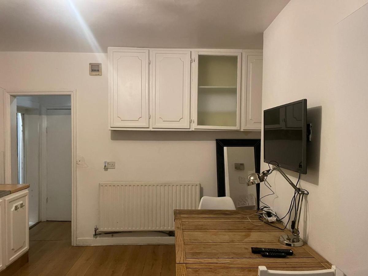 Balham, South London Spacious Guest House 1, 6 Rooms Available Экстерьер фото